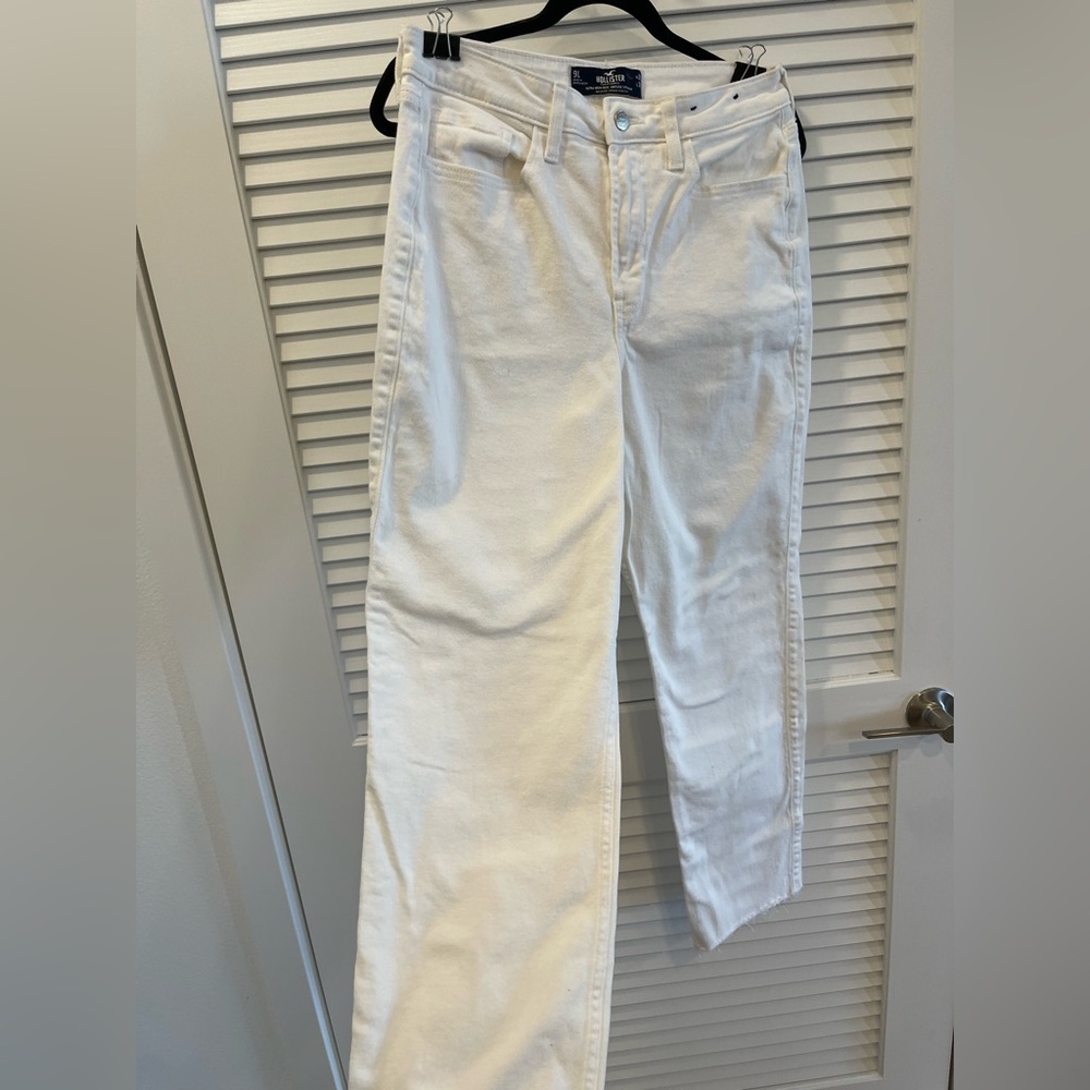 Hollister Ultra high rise ‘90s Vintage Straight Jeans
